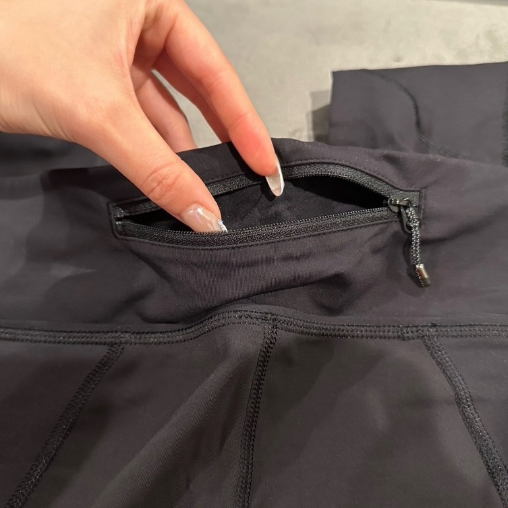 Lululemon Athletica - Picture 12 of 12